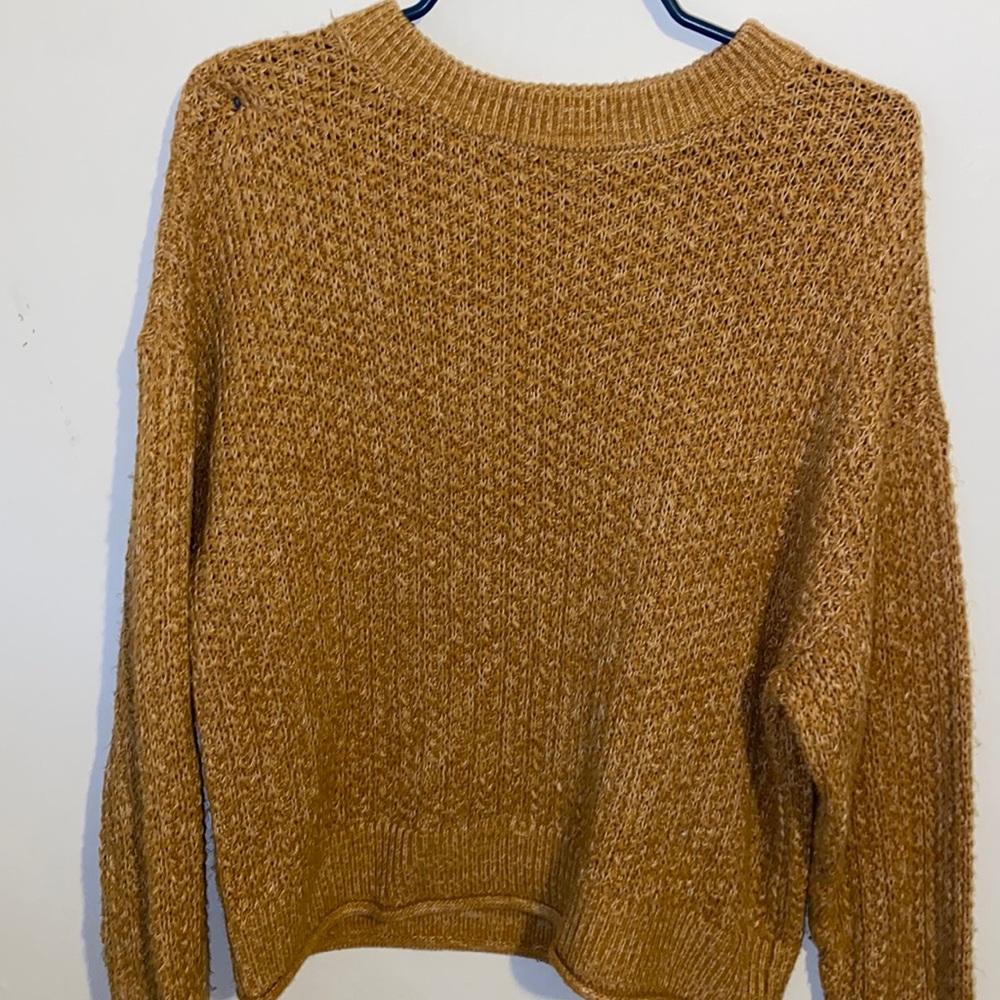 Women’s M, mustard yellow, knitted sweater from Universal Thread.